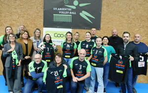 Remise officielle maillots US ARGENTRÉ VOLLEYBALL